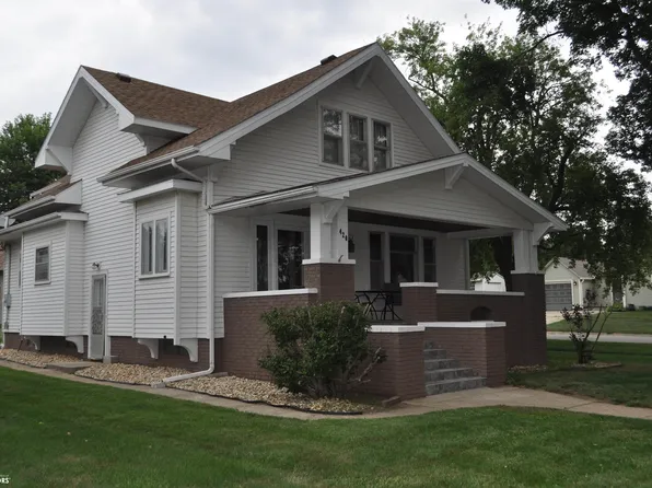 420 Cedar St, Schleswig, IA 51461