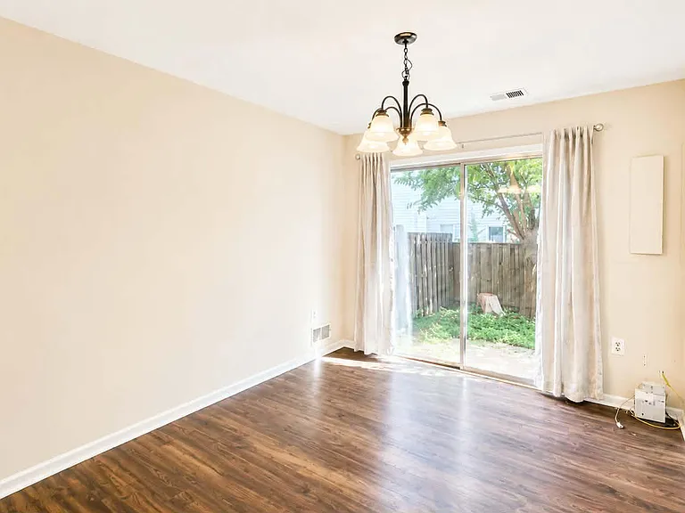 10395 Rapidan Ln — Photo 7