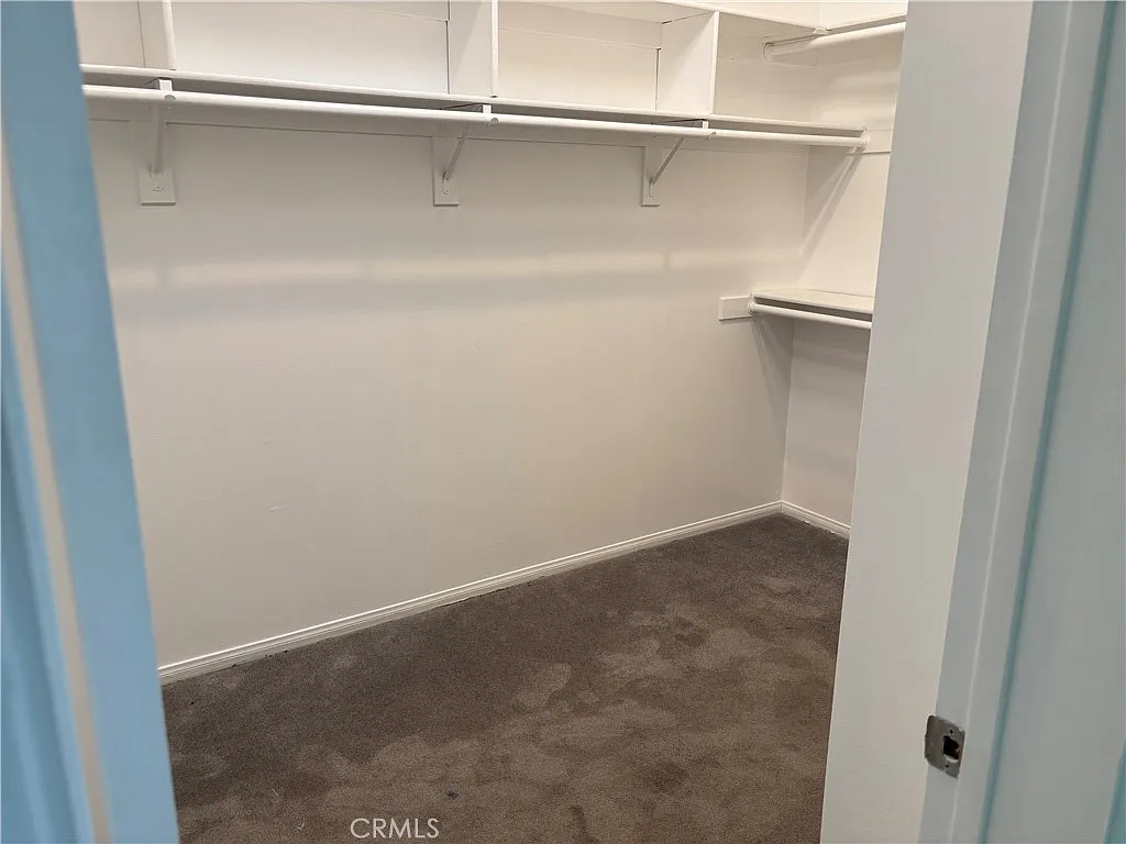 1 bed, 950 sqft, $1,800 — Photo 4