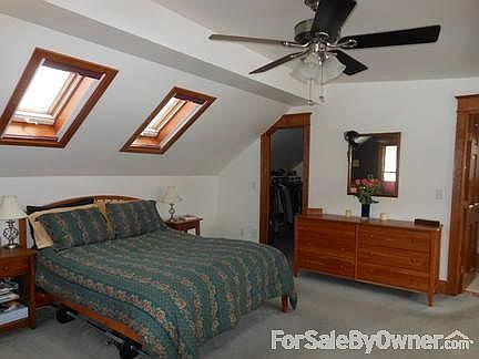 Master bedroom/in home office
						:
						Walk in closet, full bath, gas stove