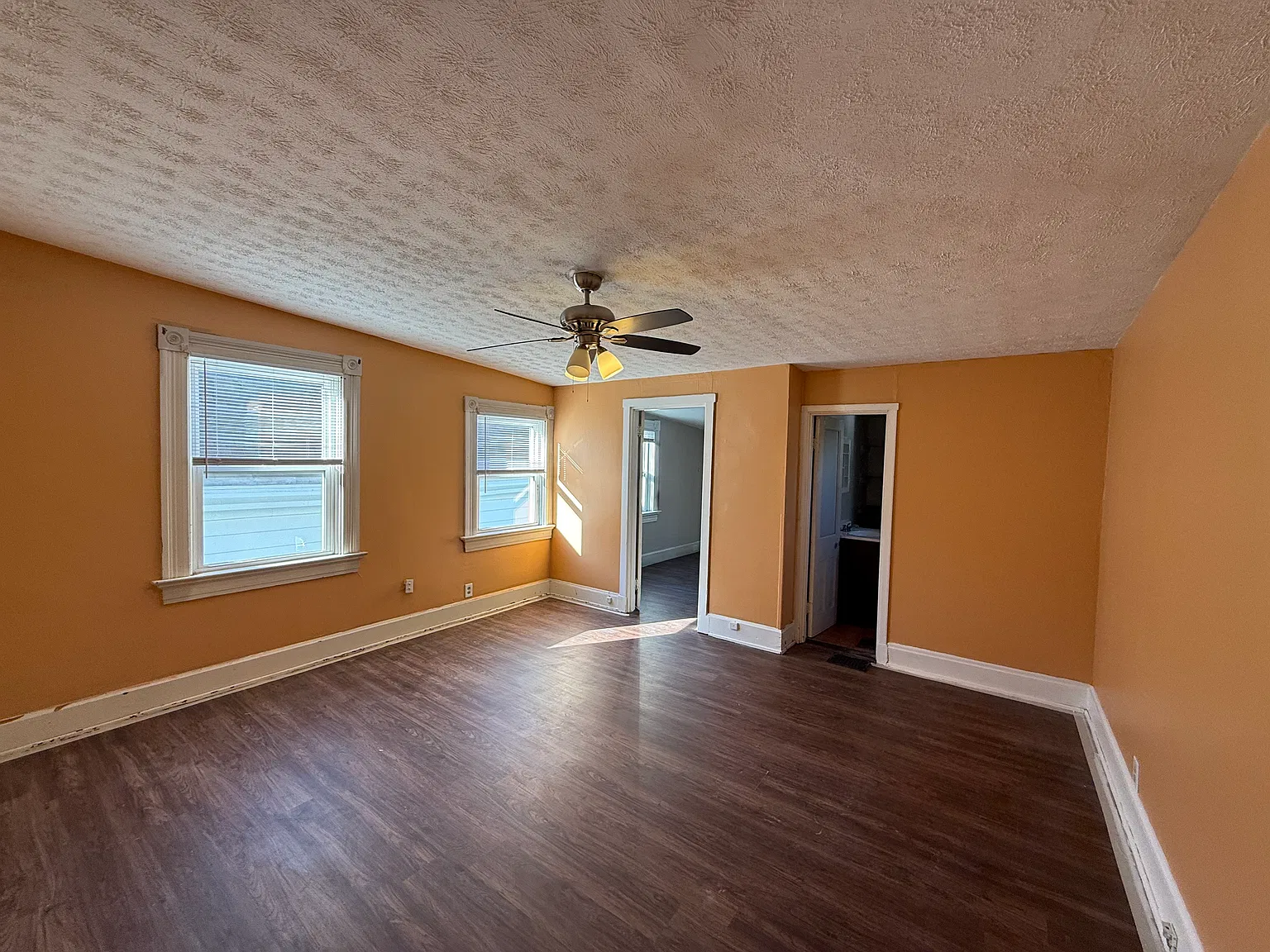 3 bed, 1800 sqft, $1,740 — Photo 1