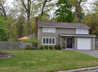 36 Salrit Ave, Waldwick, NJ 07463