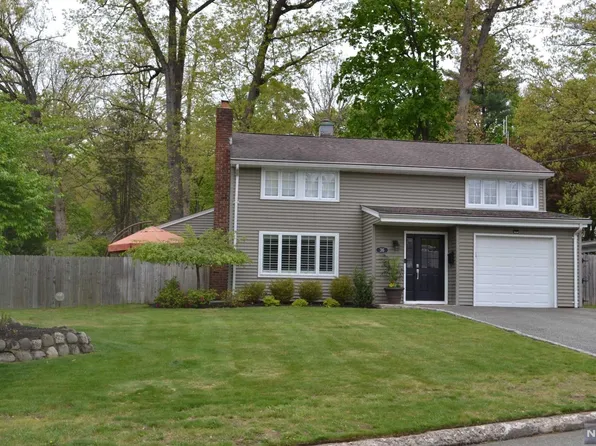 36 Salrit Ave, Waldwick, NJ 07463