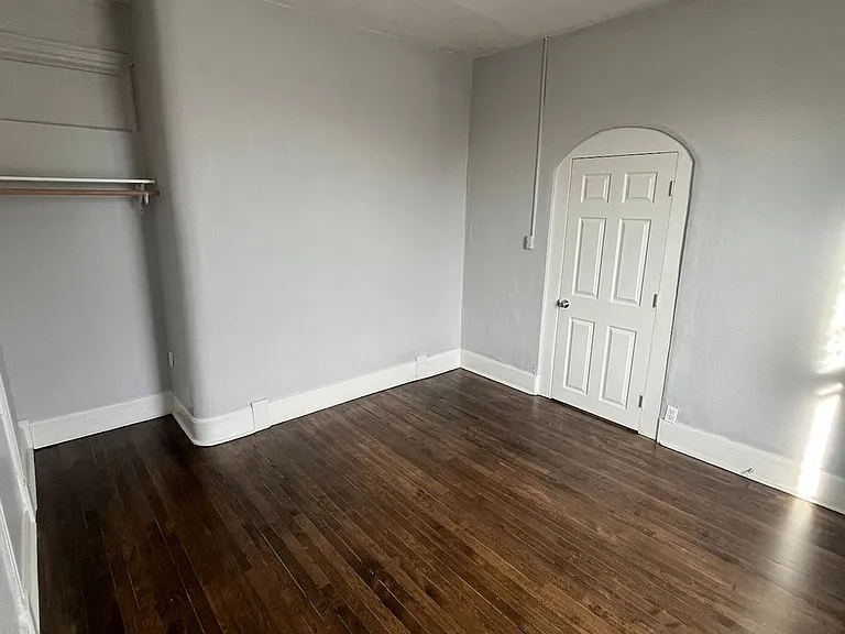 Rare Highlands Location w/ Parking Spot & Laundry On-Site! 32nd & Lowell — Photo 8