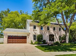 16 W Saint Andrews Ln, Deerfield, IL 60015