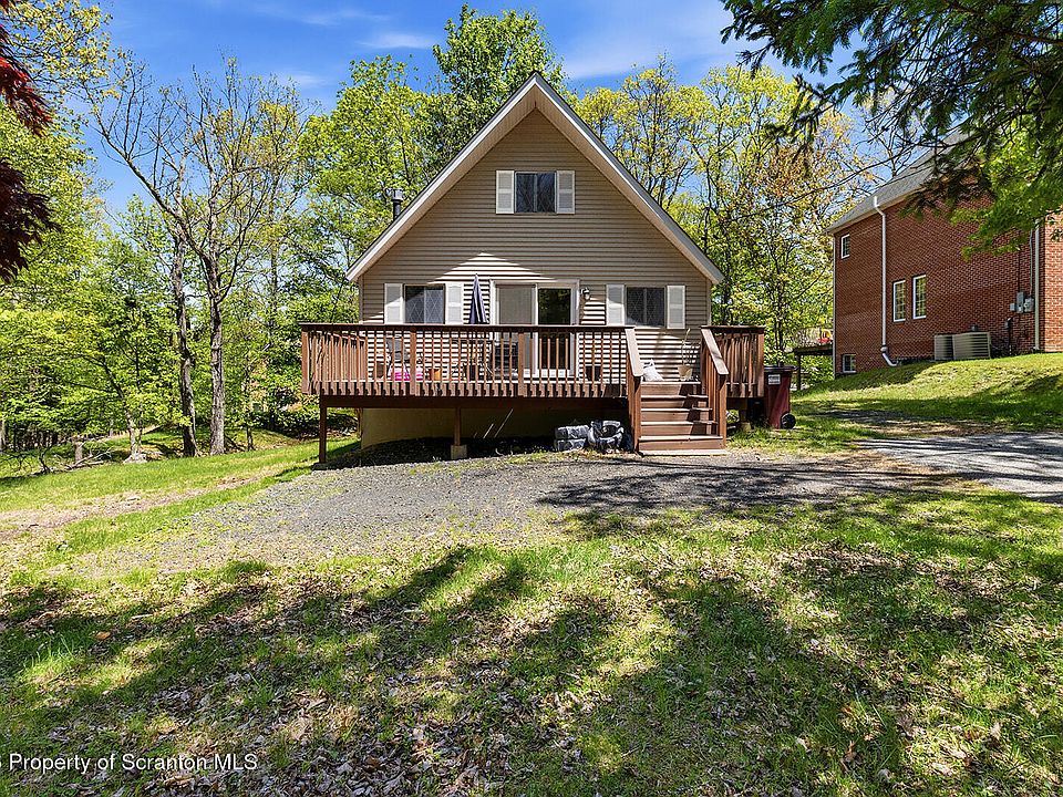 1st image of 127 Sandstone Dr