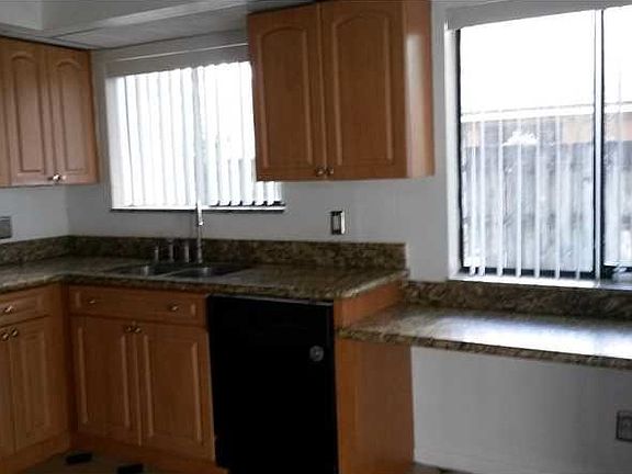 2nd image of 950 SW 108th Ave