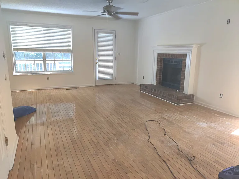 Living Room door to deck