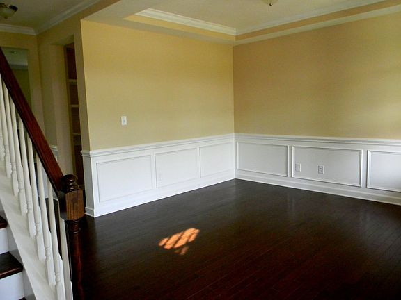 4th image of 131 Farmers Folly Dr