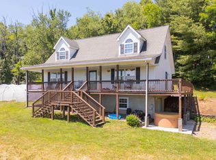 85 Stag Ln, Hillsville, VA 24343