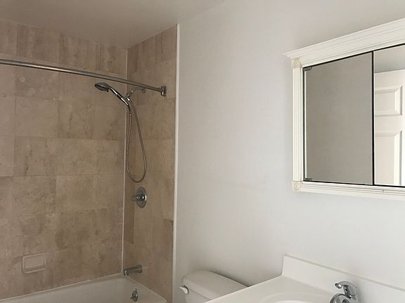 5th image of 107 Eldridge St APT 3