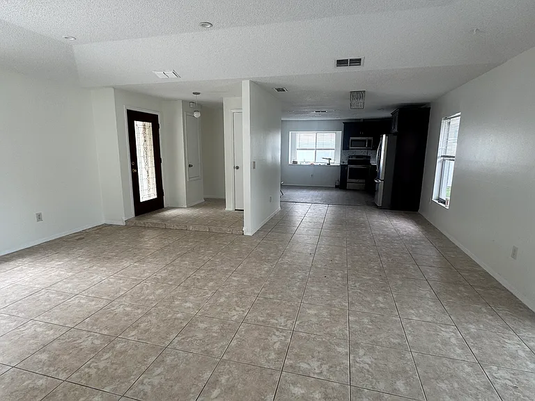 15158 Springview St — Photo 2