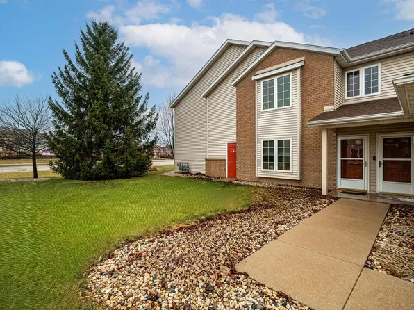 923 Prestwick #5, Waterford, WI 53185