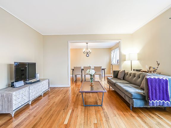 5th image of 150 Princeton Dr