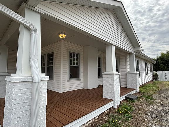 3rd image of 1103 W Main St