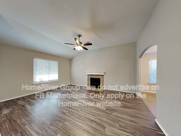 4915 N 36th St — Photo 3