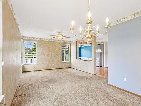 4th image of 2171 Southampton Ln
