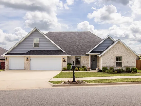 2305 N Carl St, Siloam Springs, AR 72761