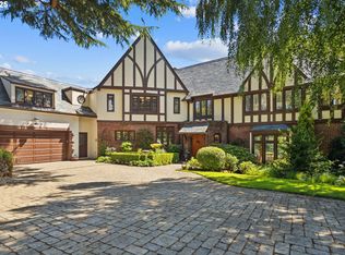 5570 SW Menefee Dr, Portland, OR 97239