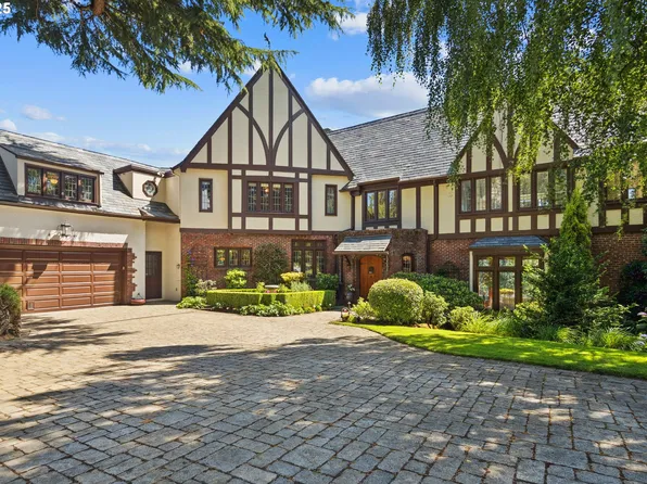 5570 SW Menefee Dr, Portland, OR 97239