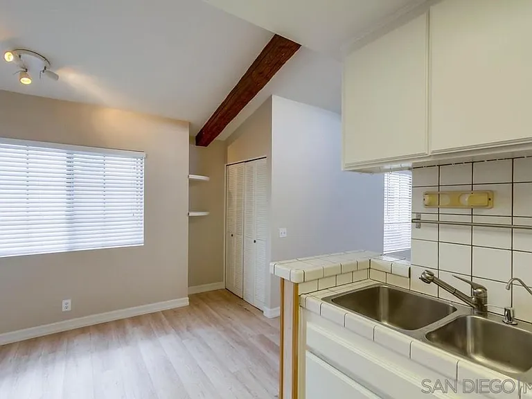 1453 Essex St #5 — Photo 15