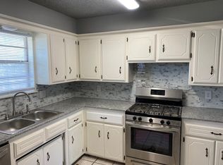 1120 SE 11th St, Moore, OK 73160