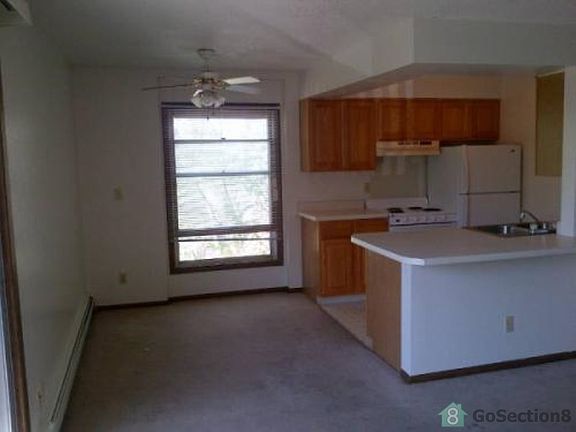 3rd image of 703 Monona Ave