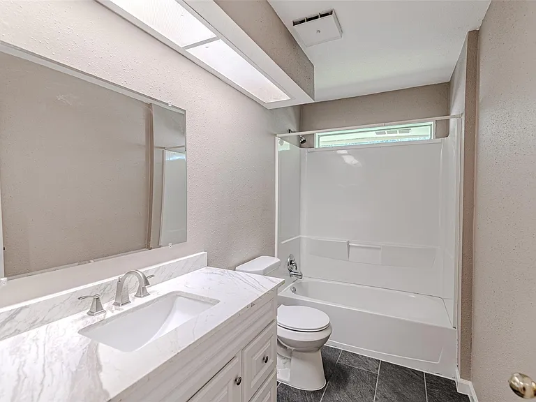 18506 Creekfield Ct — Photo 40