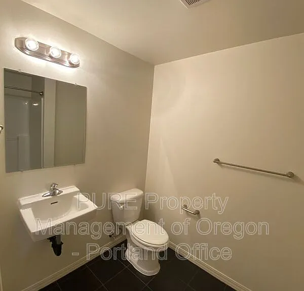5490 SE Milwaukie Ave #102 — Photo 6