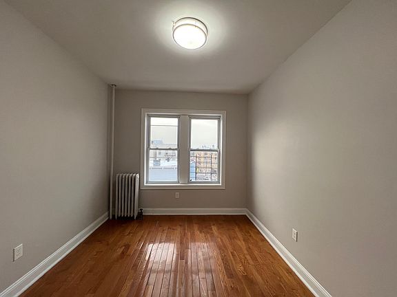 4th image of 860 Pavonia Ave #7
