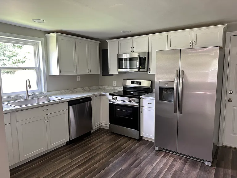 507 Gentry St — Photo 3
