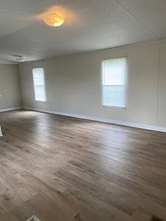 3 bed, 2.0 bath, 1280 sqft, $850 — Photo 2