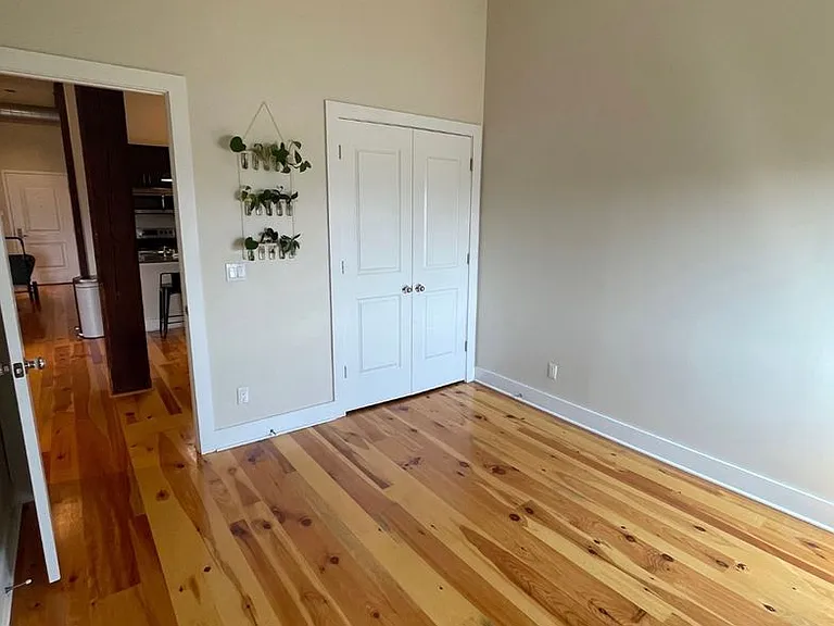 1 Bedroom 1 Bathroom Luxury Apartment in Cohoes — Photo 17