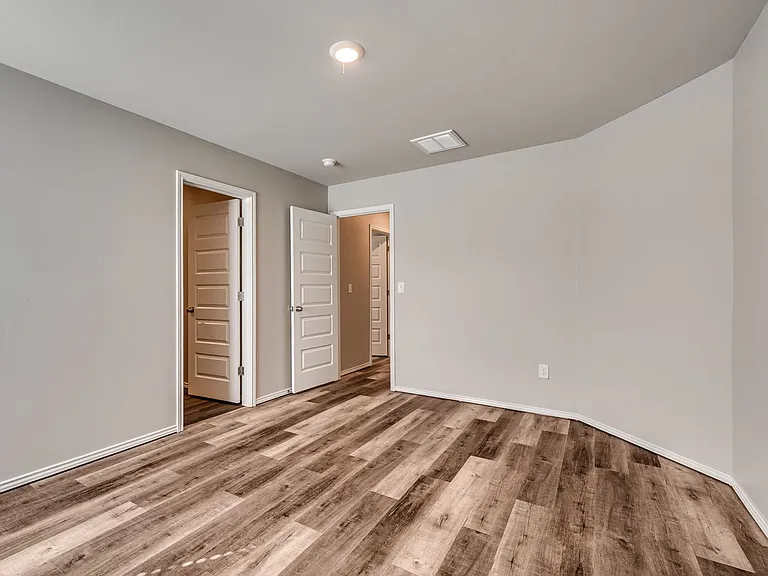 9724 Saddle Dr — Photo 17