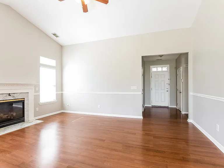 12805 Beddingfield Dr — Photo 4