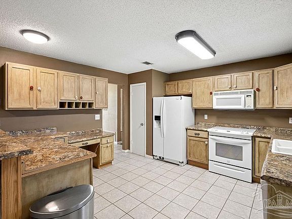 4th image of 2329 Ryale Rd