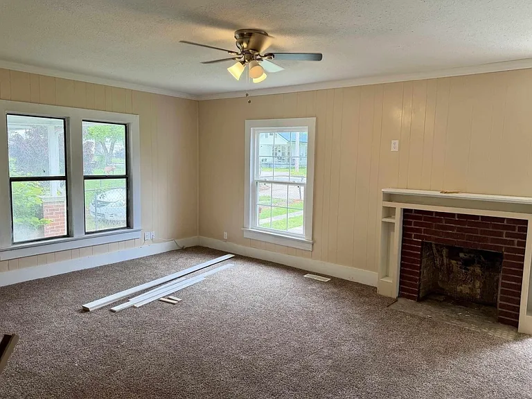 1412 W Cherry St — Photo 8