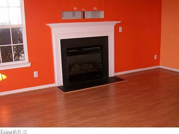 3rd image of 2035 Wexford Dr