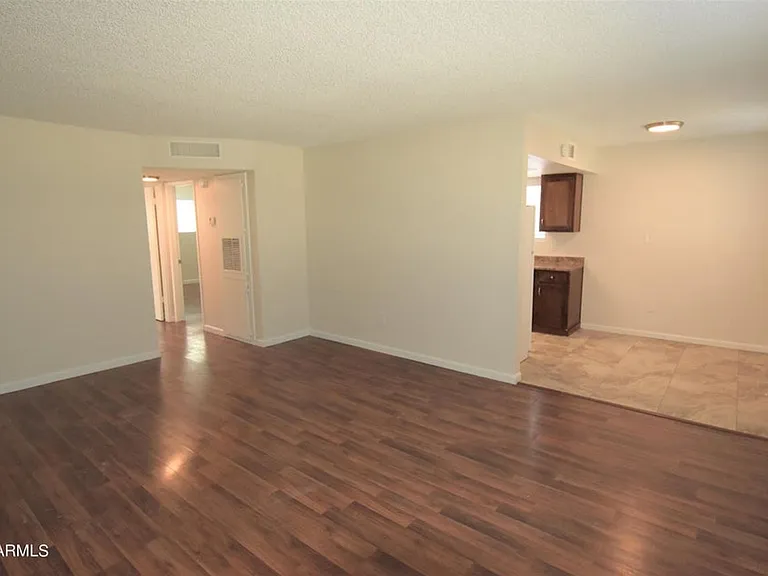 8124 N 33rd Dr — Photo 1