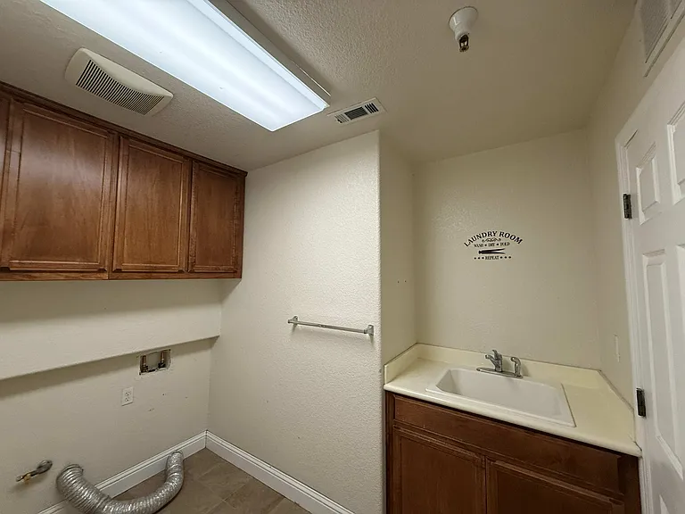 1760 Anastasia Dr — Photo 11