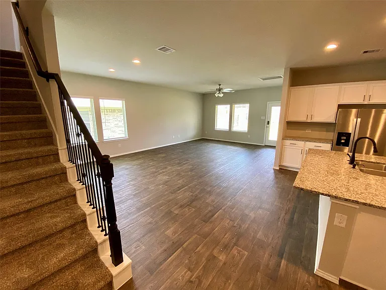 13832 Rock Island Trl — Photo 11