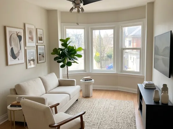 659 Wilson St #2, Hamilton, ON L8L 1V3