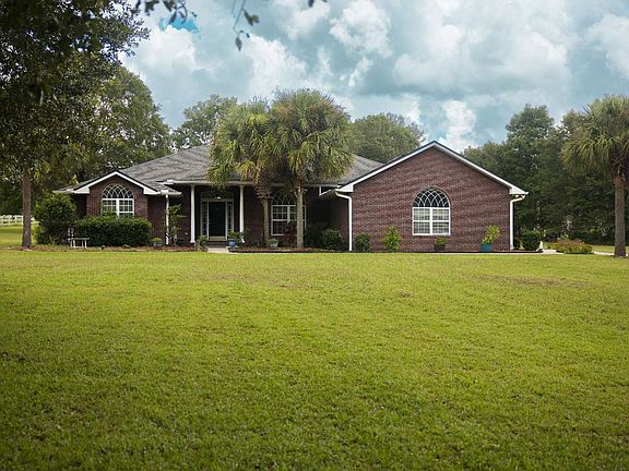 2nd image of 647 SW Hill Creek Dr