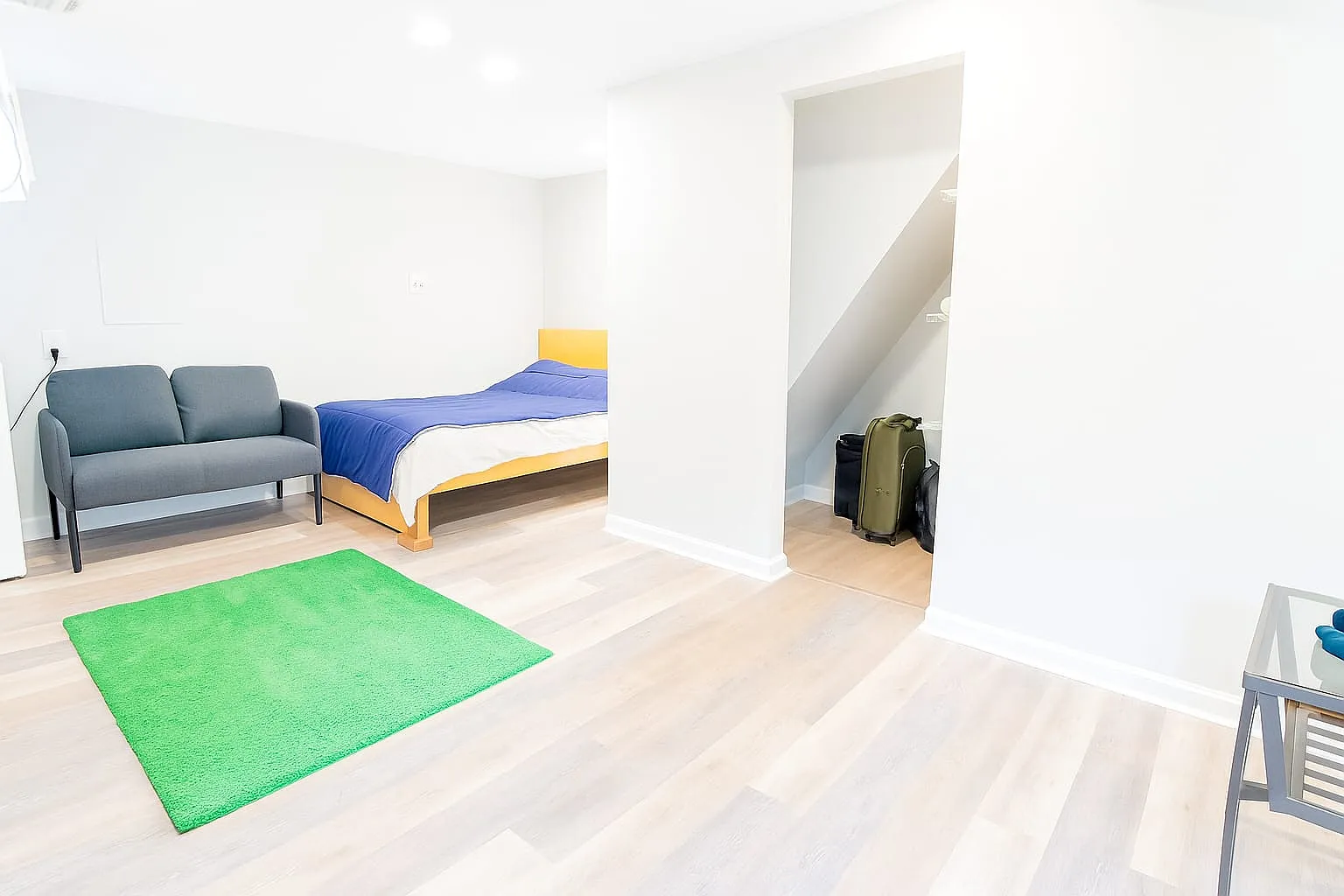 Studio, 1200 sqft, $1,000 — Photo 1