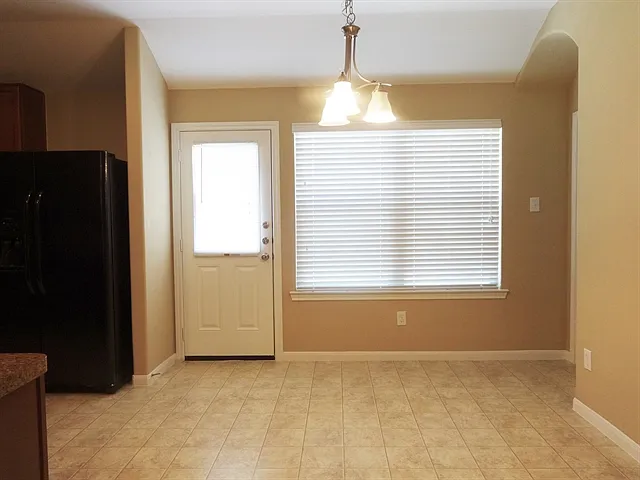 28606 Lockeridge Farms Dr — Photo 4