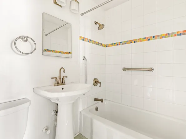 301 East 75th Street image 4 of 7