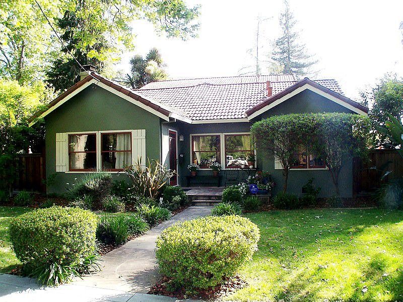 2nd image of 1000 Carolyn Ave
