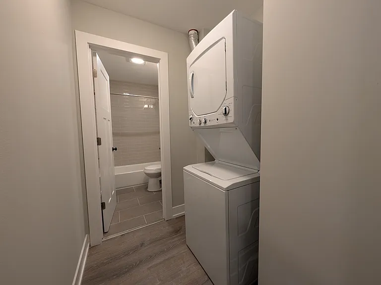 538 W Surf St — Photo 3