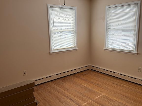 4th image of 422 Cromwell Ave #2F