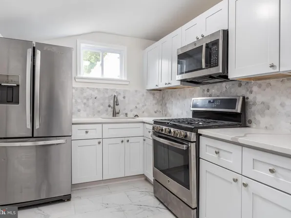 120 Grape St, Philadelphia, PA 19127